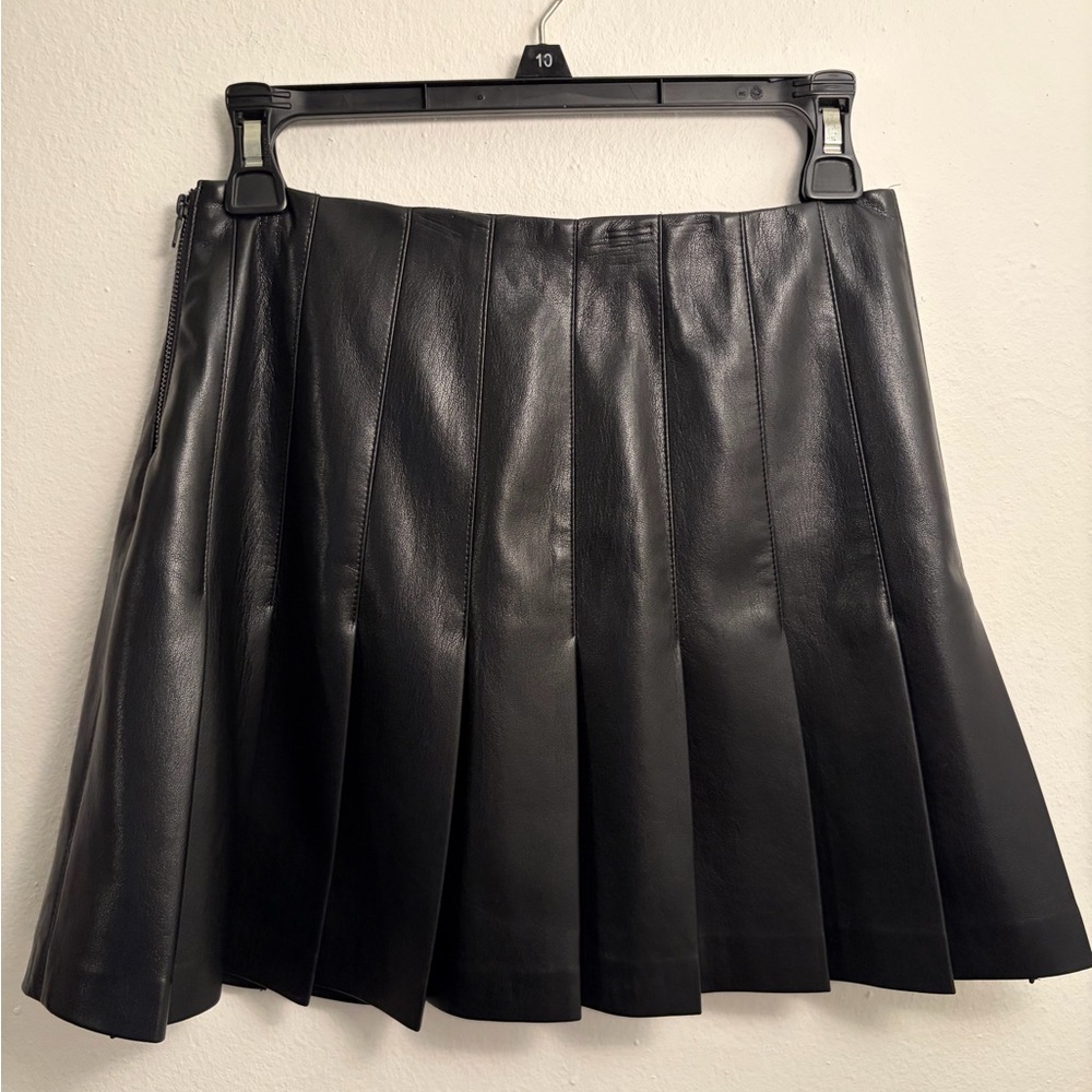 Alice & Olivia faux Leather Pleated Skirt size 6 - Picture 2 of 7
